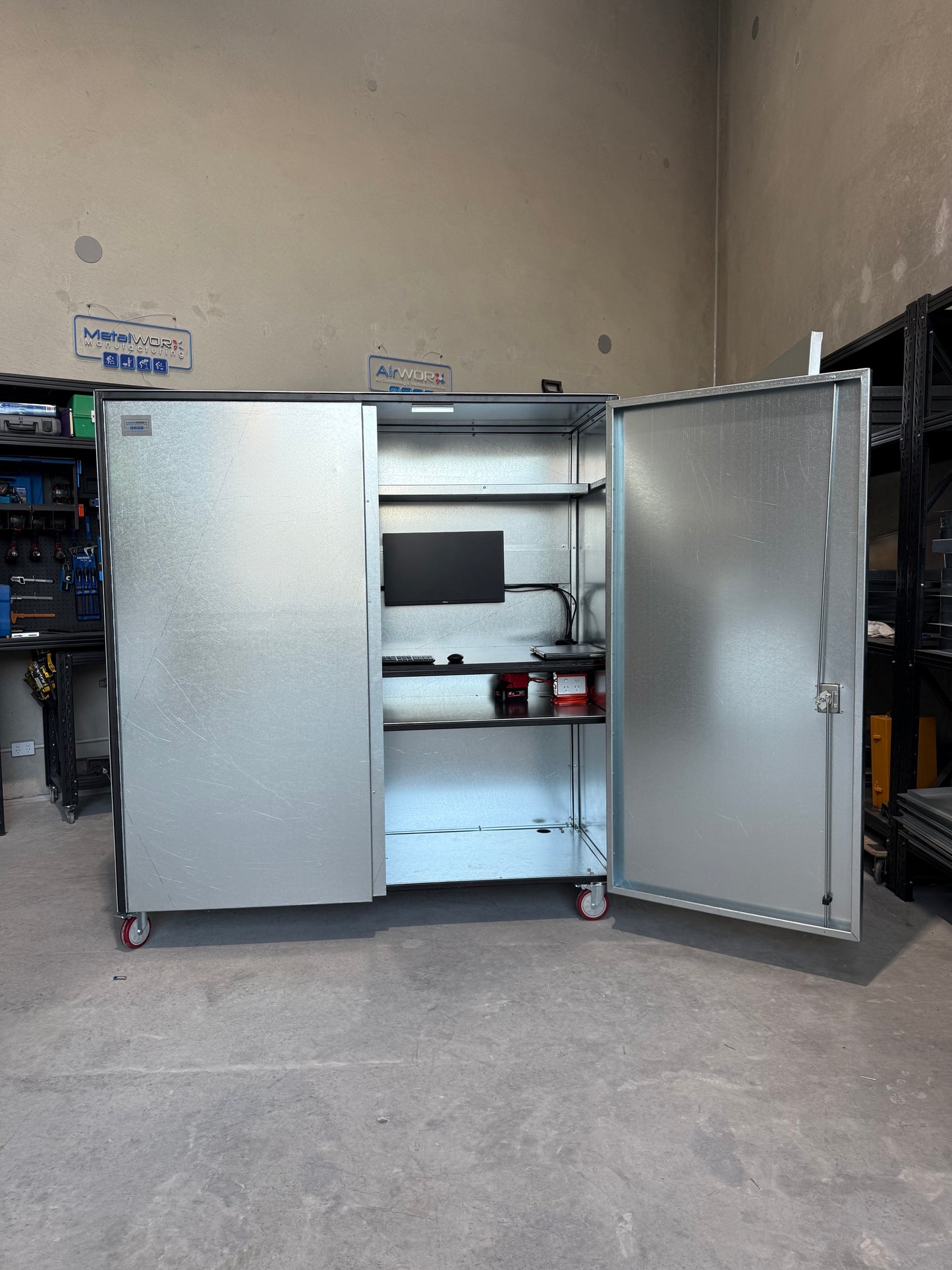 FIELDBASE 1800 - Mobile Site Office Tool Box